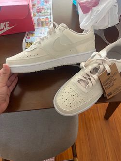 New Nike 8  1/2 women’s