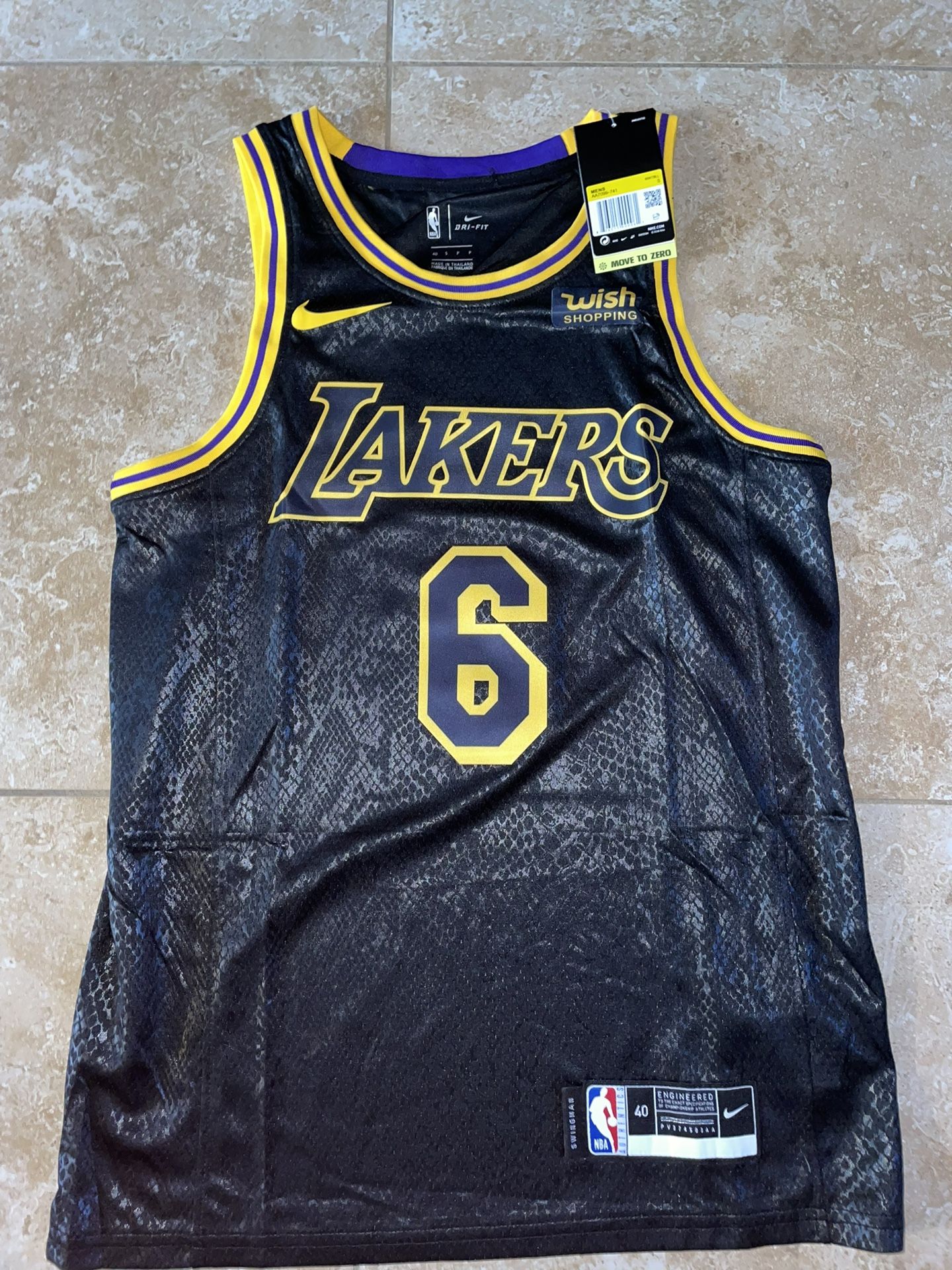 Lebron James lakers jersey for Sale in Chula Vista, CA - OfferUp