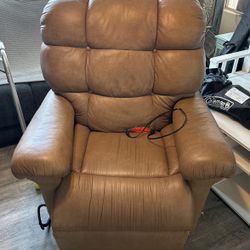 Golden Lift Chair, Great Condition