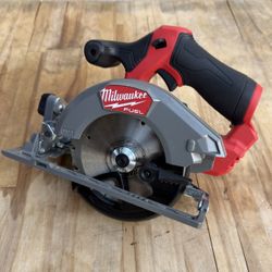 Milwaukee M12 FUEL 12V Lithium-Ion Brushless 5-3/8 in. Cordless Circular Saw (Tool-Only)