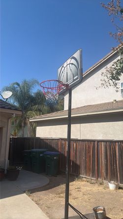 Basketball hoop