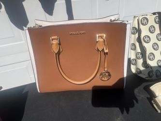 Micheal kors purse