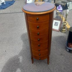 Round Jewelry Chest , With Glass Top. 
