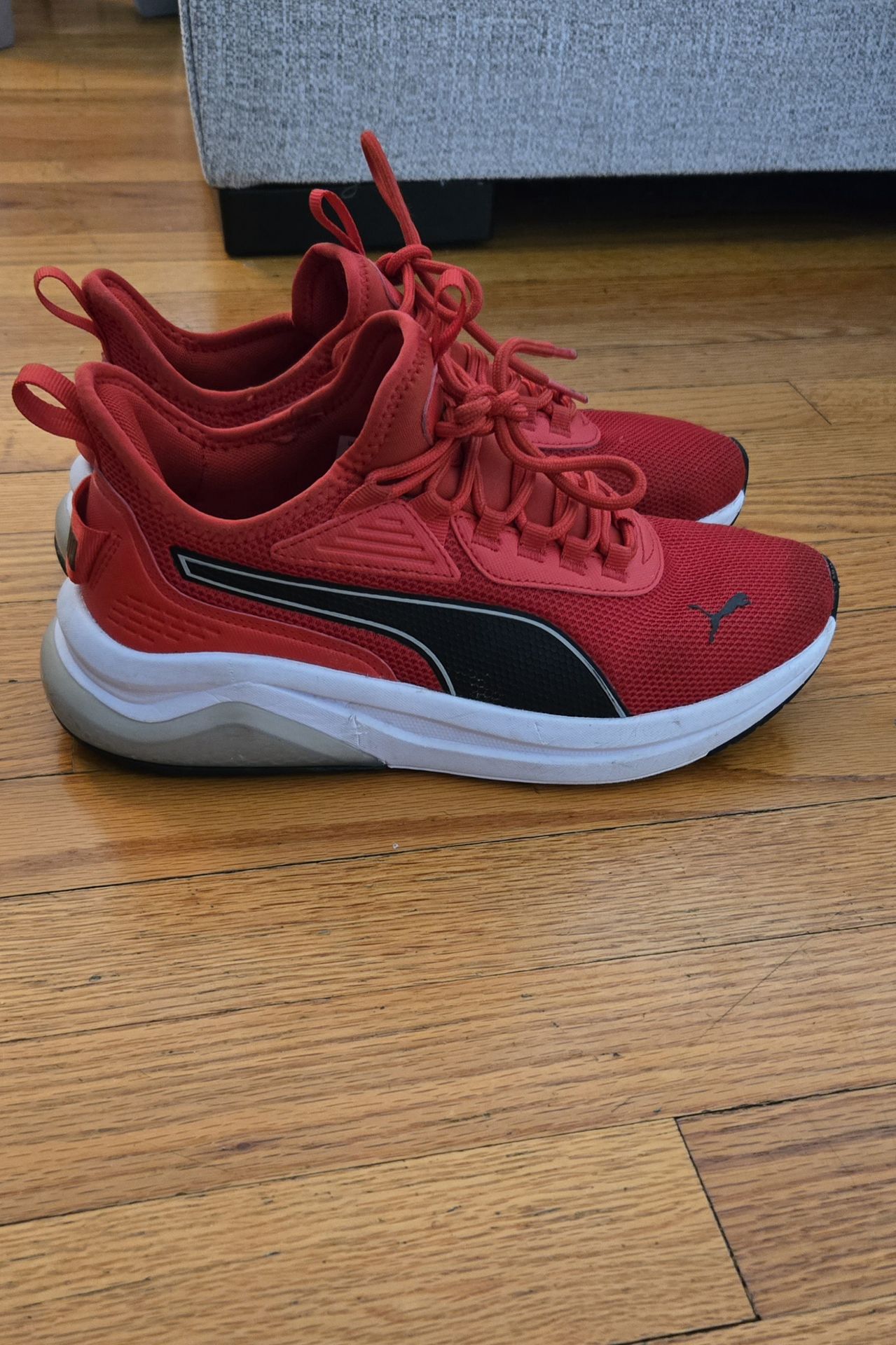 Red Puma Boys sneakers