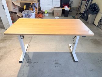 Uplift electric desk