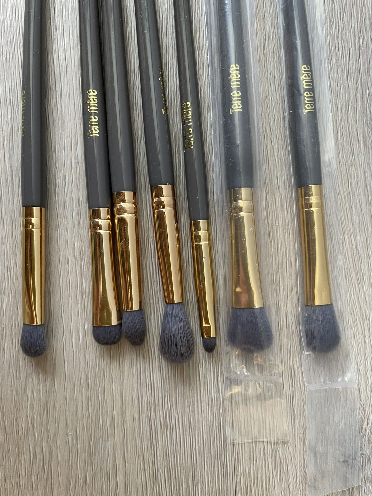 Terre Mère Makeup Brush Set with Pouch New