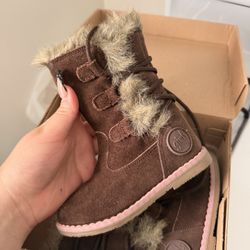 Girl Shoes Size 7