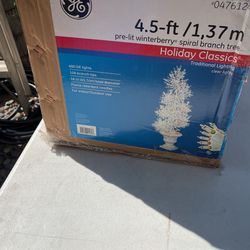4.5 Foot White Christmas Tree Brand New