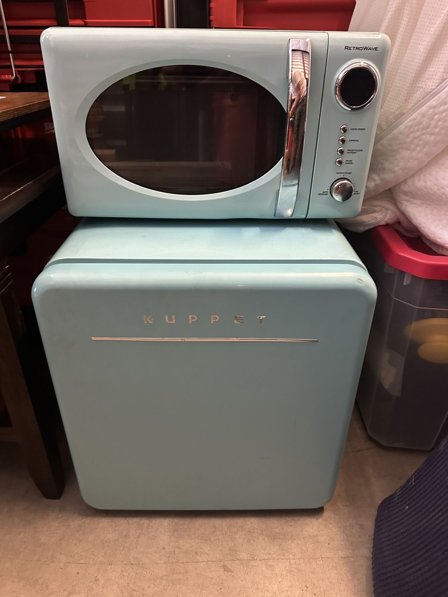 RETRO Microwave And Mini Fridge