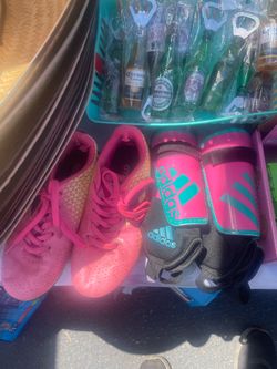 Soccer shoes