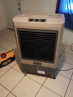 Mobile evaporative cooler