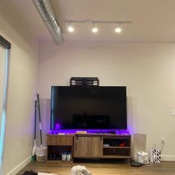 75in Tv With Tv Mount