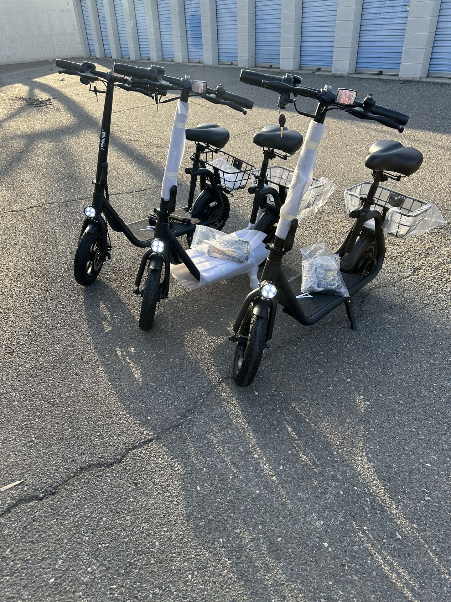 Phantom R1 Electric Scooter (Black)