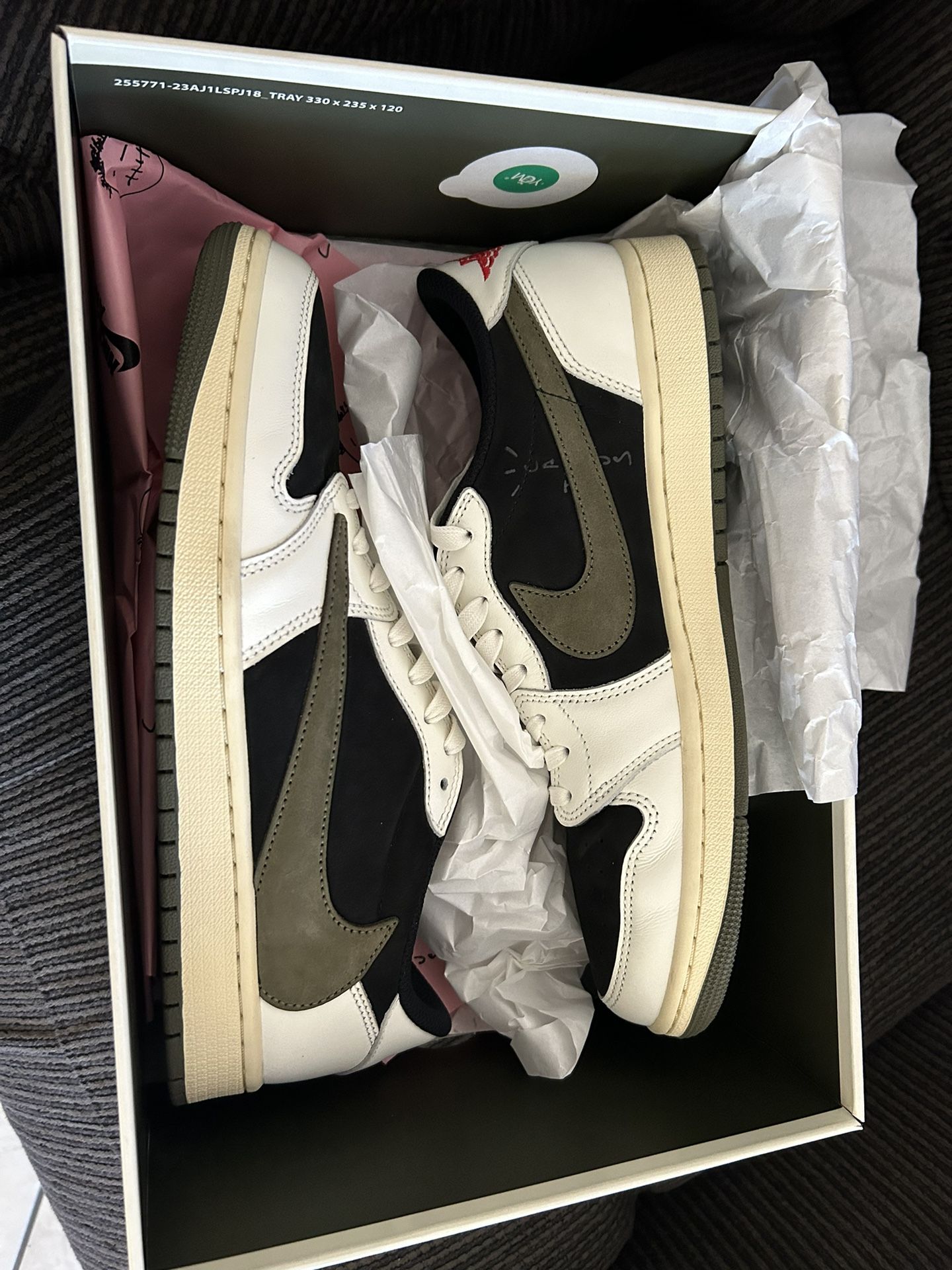 Travis Scott Jordan 1’s