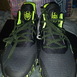 Adidas Marvel DON ISSUE #1 BLACK AND LIME GREEN  $40