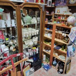 Antique And Collectibels. Pfaltzgraff, Cocacola, Campbell And Much More Items