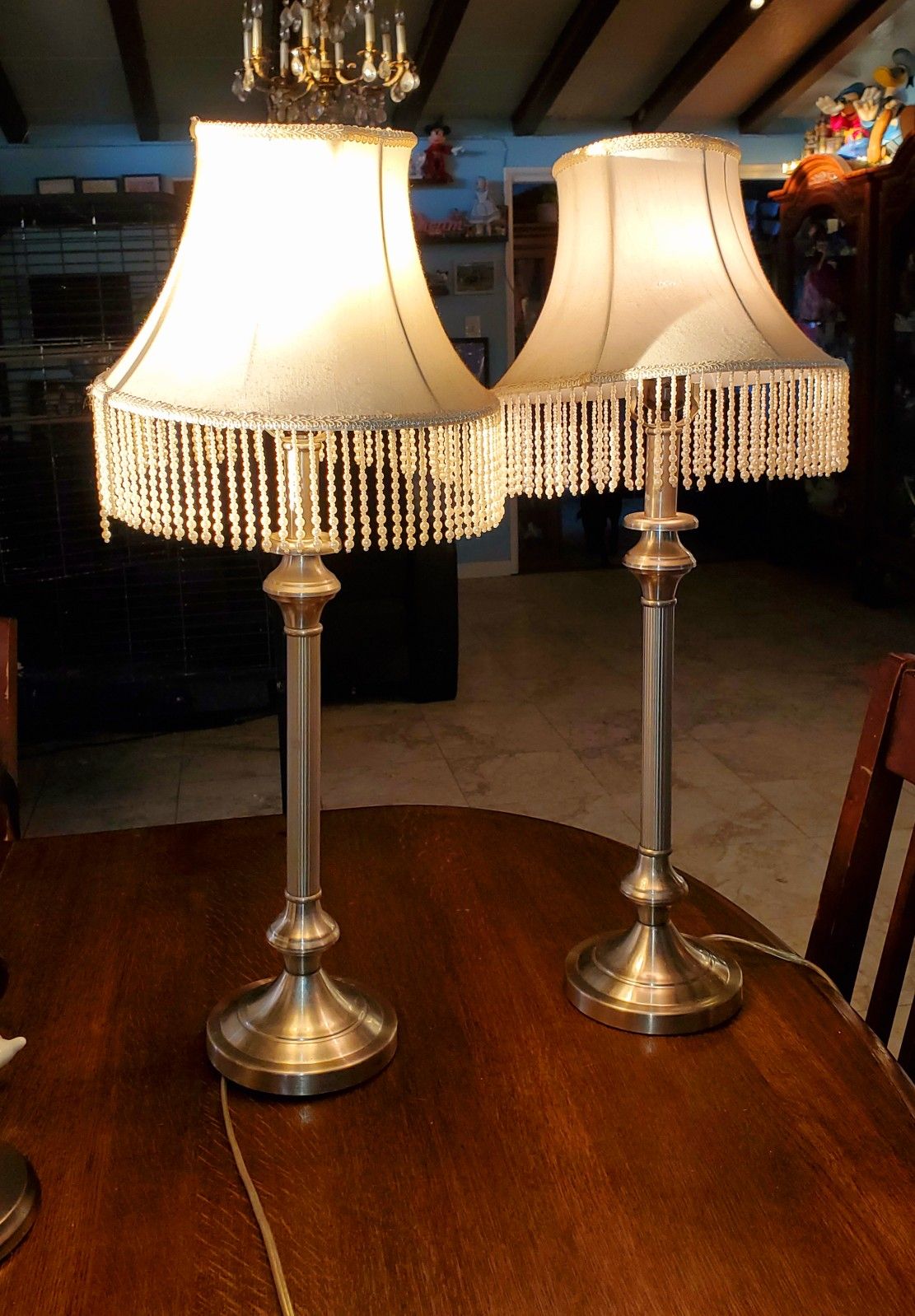 Set of 2 matching lamps