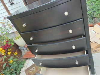 Black 5-Drawer Dresser with Silver Knobs