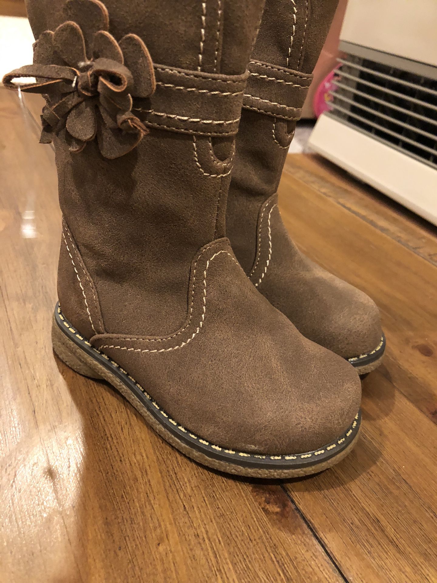 Girls boots size 7