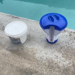 Pool Chlorine Tablets And Dispenser 