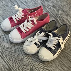 Young girls sneakers Converse NEW sz 1  blue & sz 3 pink
