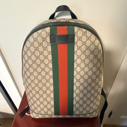 Gucci GG Supreme Backpack (Used/excellent condition) 