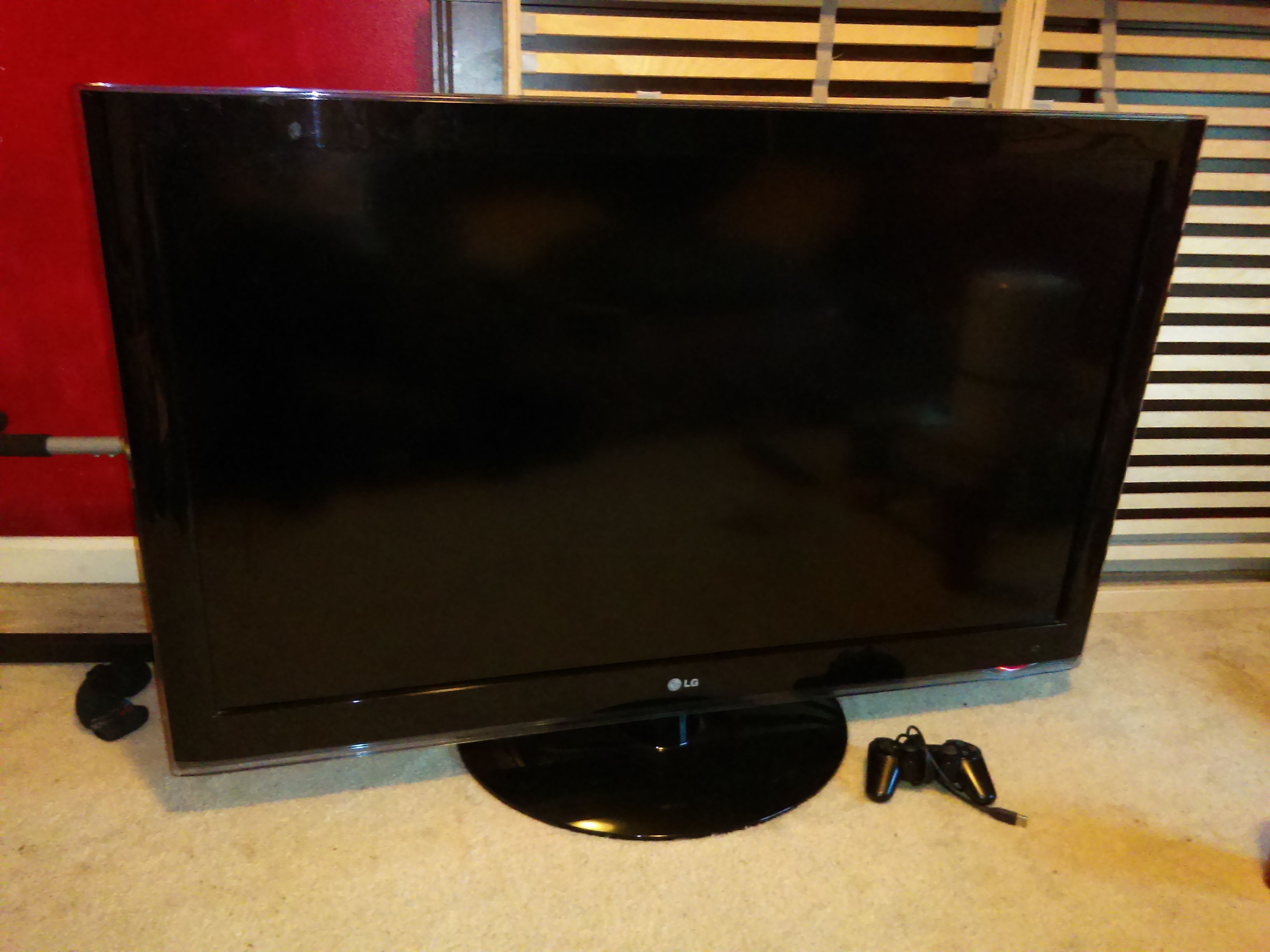 LG 47 inch 1080p 120hz with remote