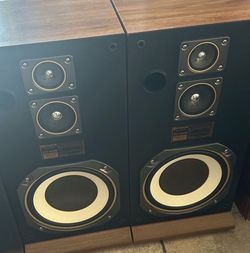 2 vintage speakers Fisher STV  M420 $150