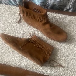 Moccasin Boots (Women’s SZ 9)