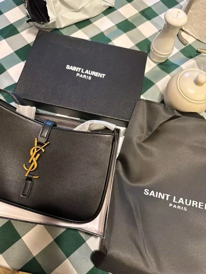 YSL BLACK SOFT PADDED LEATHER HOBO SHOULDER BAG