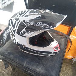 Troy Lee Helmet 