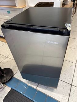 VISSANI - 4.3 cu. ft. Mini Refrigerator in Stainless Steel