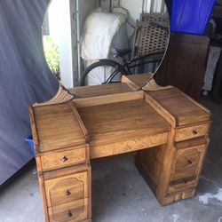Wood Desk With Mirror 