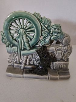 McCoy Spinning Wheel Planter