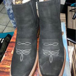 Dressing Cowboy Boots 