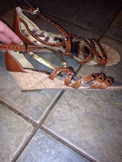 Womens sz9.5 guess wedges brand new