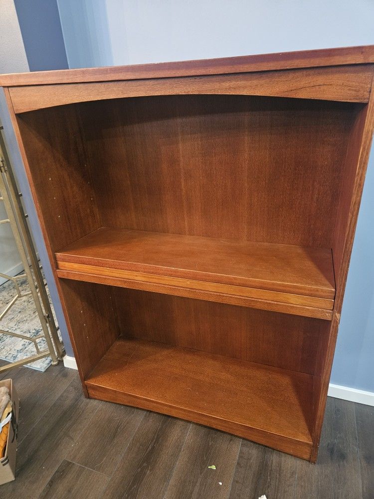 2 Wooden Bookshelves