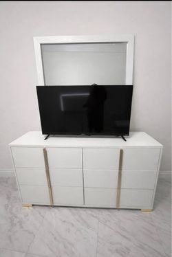 WHITE & GOLD 6 drawer dresser 😍 Comoda de 6 gavetas - Blanco & Dorado