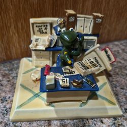 "Realtor Of The Year" Enesco 1997 Figurine