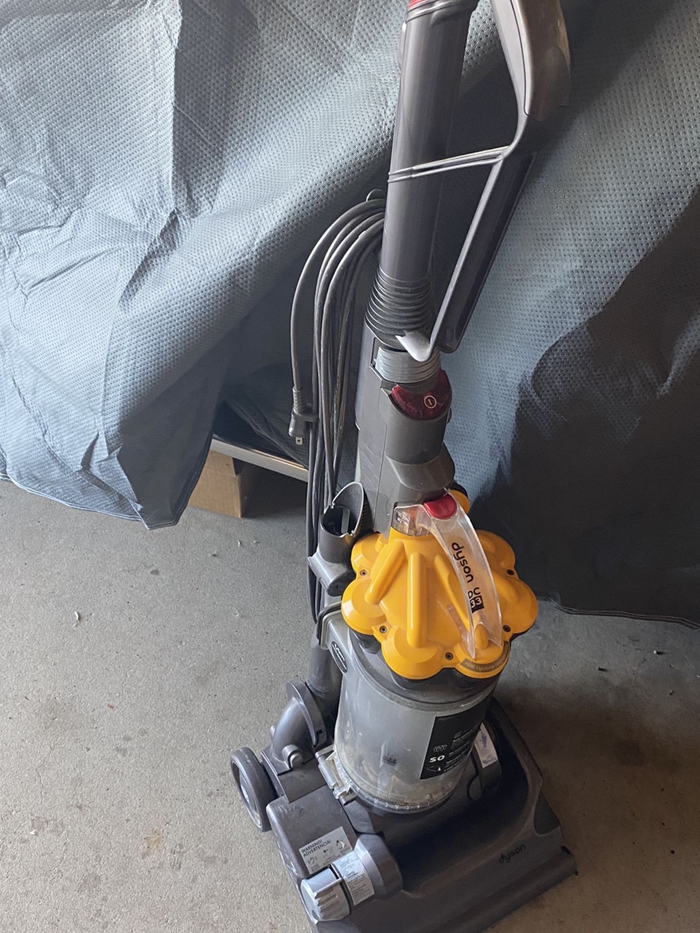 Dyson vacuum DC 33