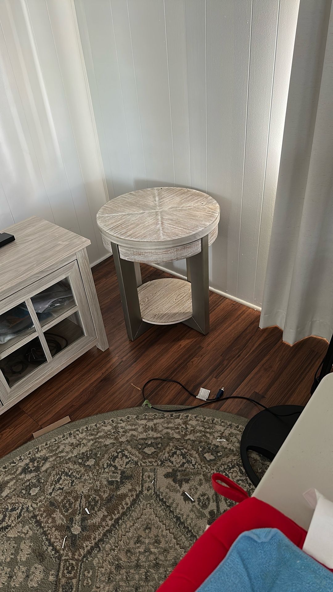 Corner / End Table