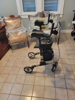 Upright Walker Rollator with Forearm Support
