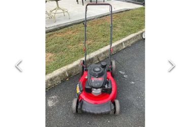 Lawnmower - Troy-Bilt 21-Inch Push Mower with Honda engine works great