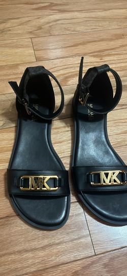 6.5 Michael Kors black sandals