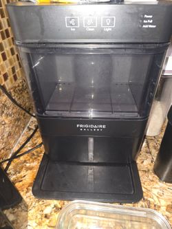 Frigidaire Gallery Countertop Ice Maker