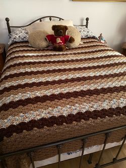 Full size bed