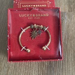 Lucky Brand Gold Tone Double Star Charm Bracelet