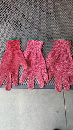 Cut resistant gloves