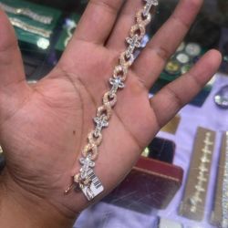 Rare Cross Infinity Diamond Bracelet 10kt Vs Clarity 
