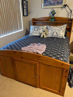 Full size bed
